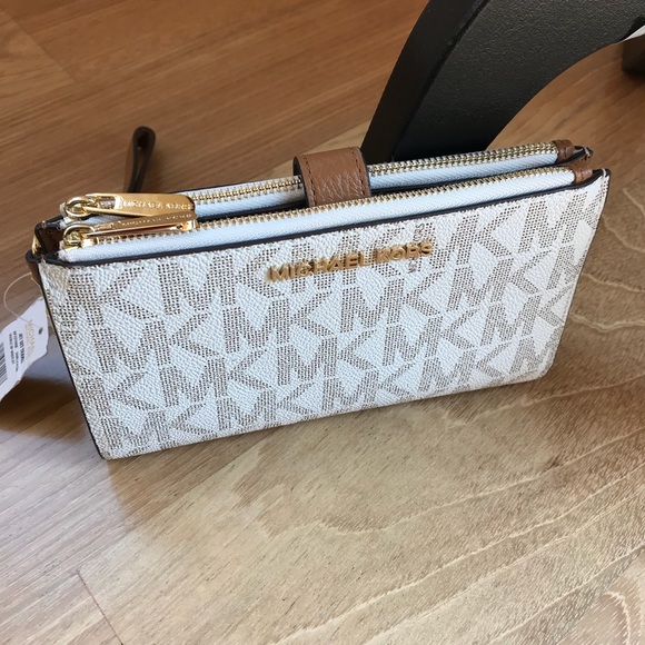 Michael Kors Handbags - Michael Kors double zip phone wallet wristlet